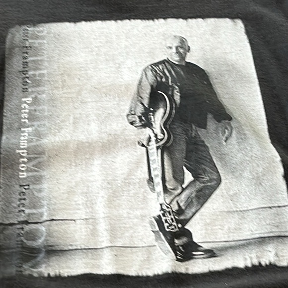 Peter Frampton 2003 concert tee.  Shirt sleeve, black, size Large. - Picture 2 of 6